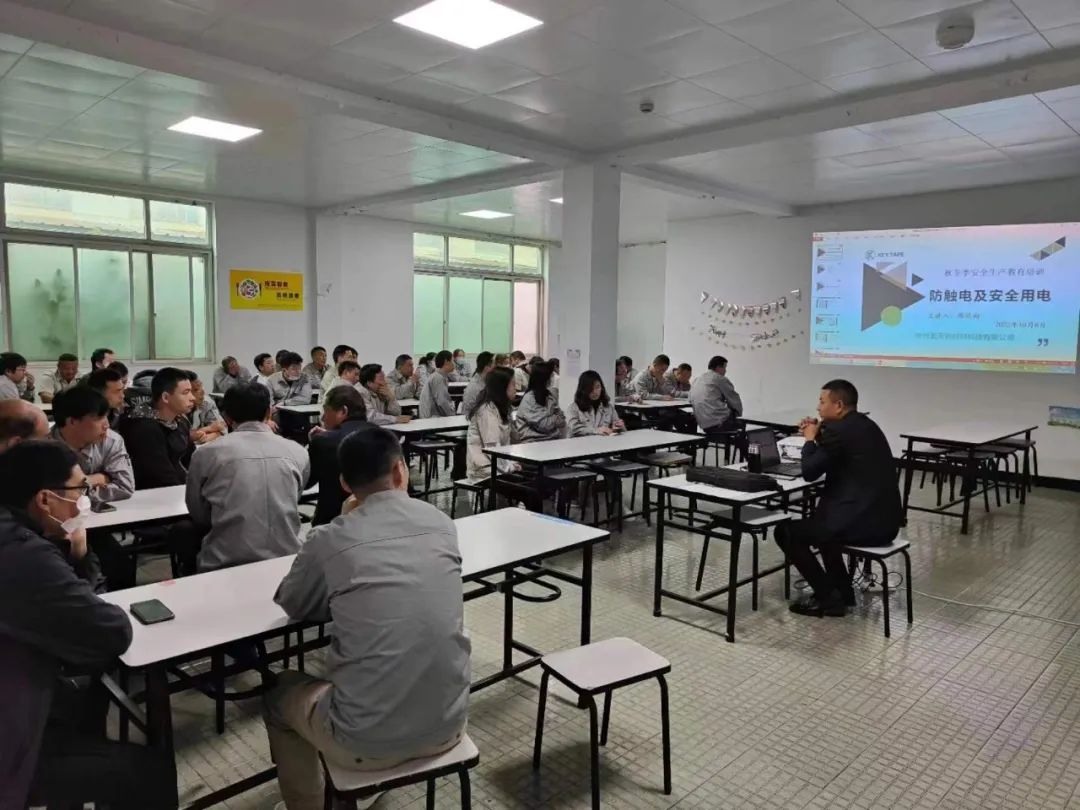 戰(zhàn)疫升級扛重任，同舟共濟克時艱